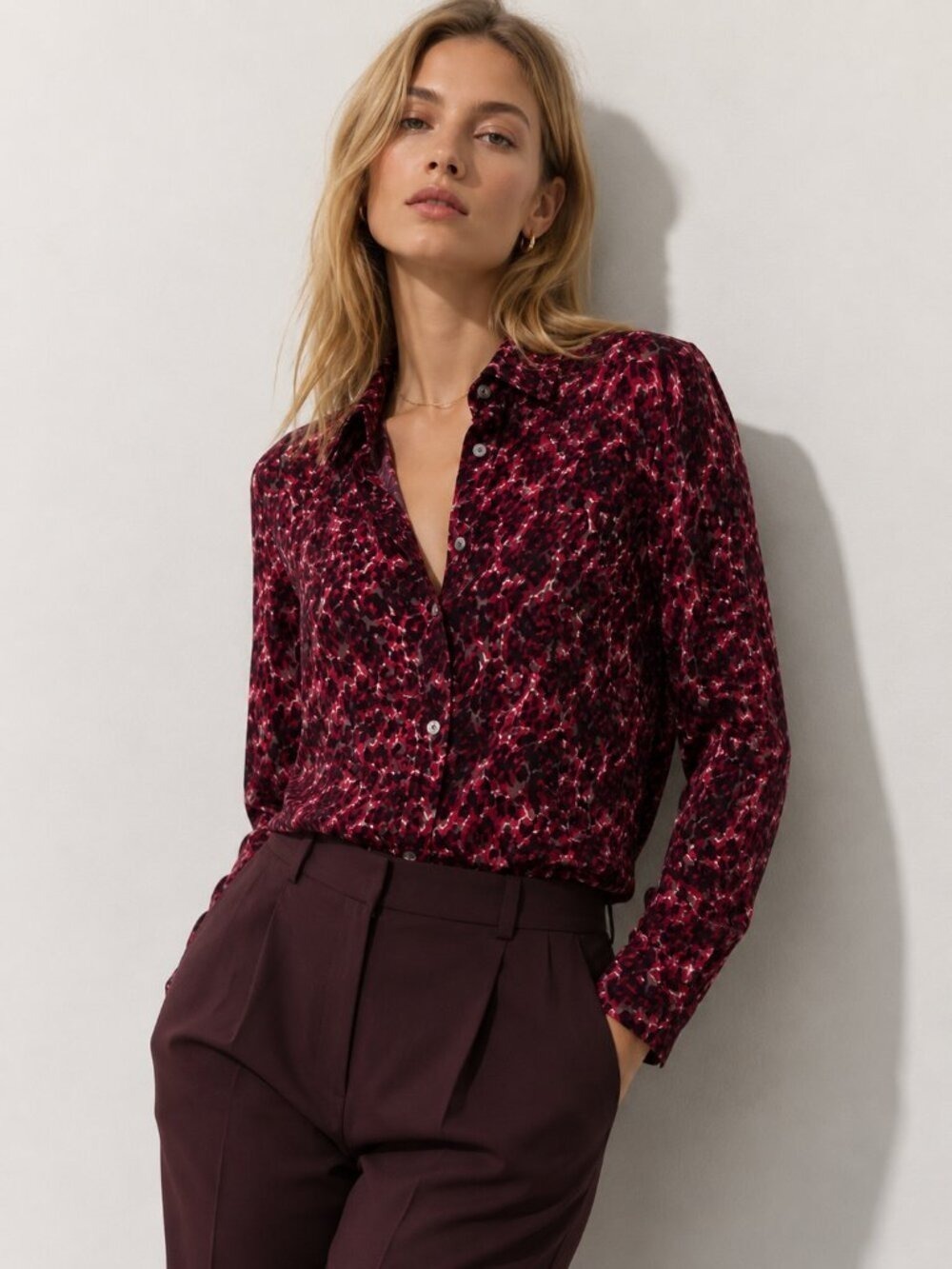 Equipment Abstract Print Button Down Blouse Burgundy Silk Shirt Small 0647